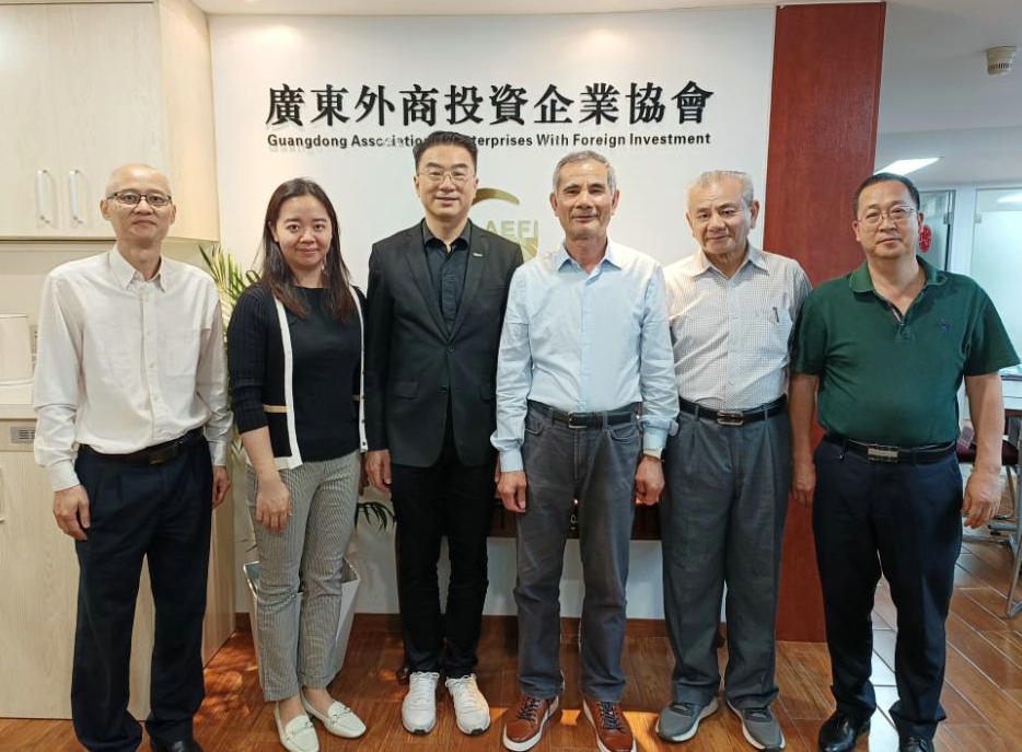 我会分别接待英国广东商会、沃尔玛、早稻田、云南投促局等单位来访.jpg