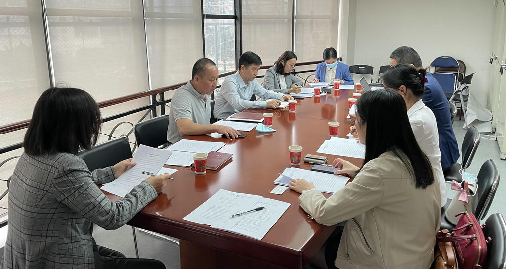 我会参加省外商投资企业投诉中心召开的《广东省外商投资企业投诉工作办法（征求意见稿）》专家咨询会.jpg