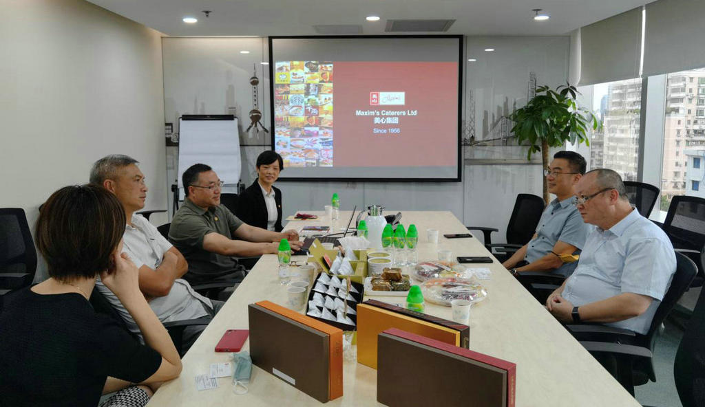 陈越华会长出席会员交流活动（美心） (1).jpg