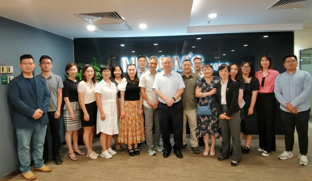 陈越华会长出席会员交流活动（美心） (2).jpg