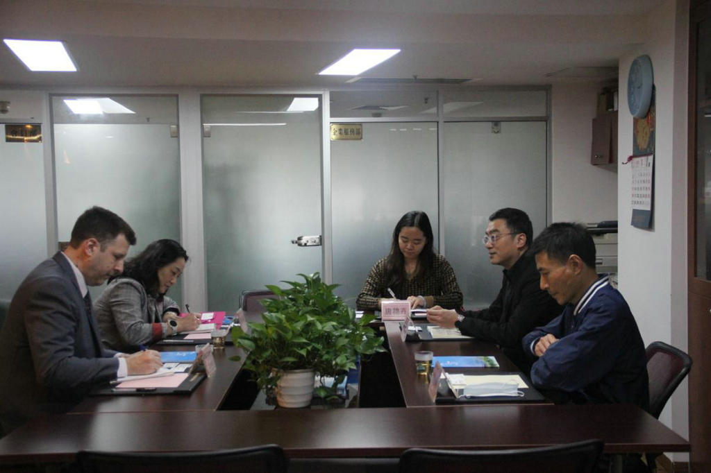 协会秘书处接待美国驻广州总领事馆来访 (1).jpg