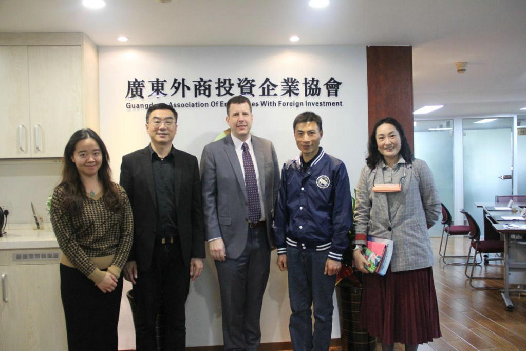 协会秘书处接待美国驻广州总领事馆来访 (2).jpg