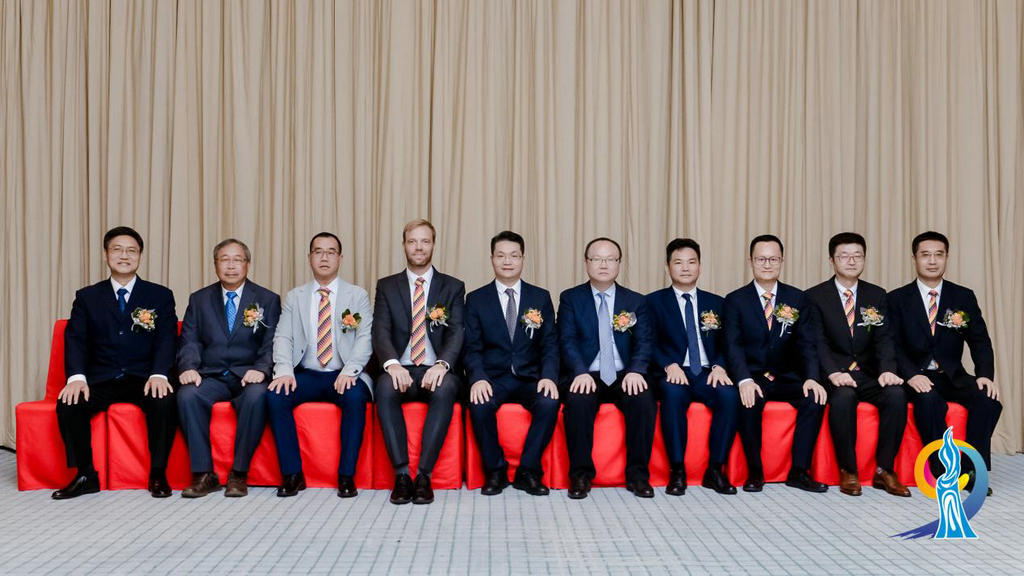 我会陈越华会长出席珠海协会第九届理事会就职仪式2.jpg
