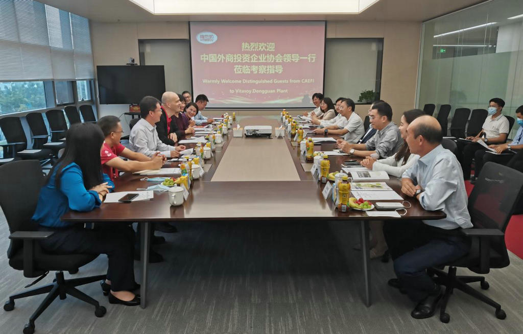 我会陪同中国协会原高强副会长走访维他奶公司 (2).jpg