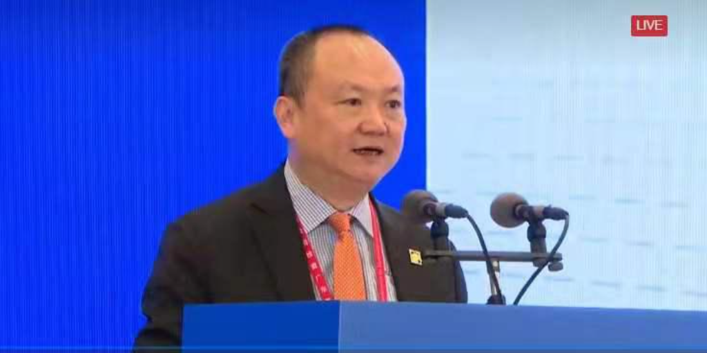 陈会长主持首届跨国公司投资广东年会 (5).jpg