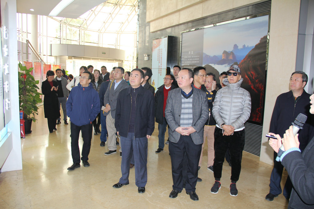 我会陈越华会长率考察团赴韶关考察 (5).JPG