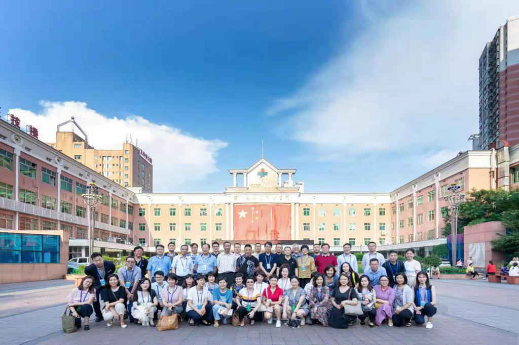 参观长沙叔叔之家 (1).jpg