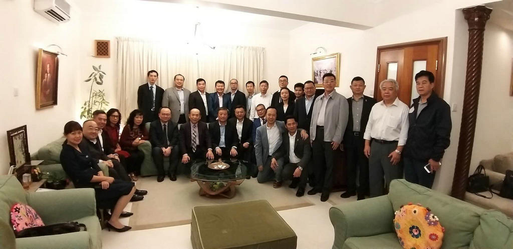 我会会长吴军拜访副会长赵振邦太平绅士.jpg