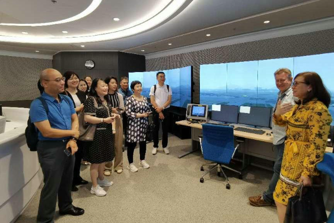 我会组织会员企业赴香港考察香港国际机场及11天空项目 (2).jpg