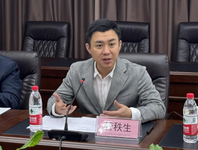 省协会青委会举办“同谋创新共话未来”交流会暨庆祝五四青年节活动 (2).jpg