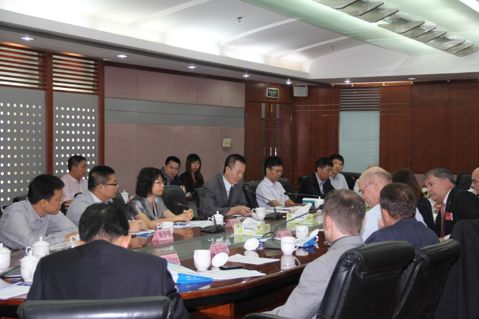 协会与香港美国商会座谈会动态2014.10.22.JPG